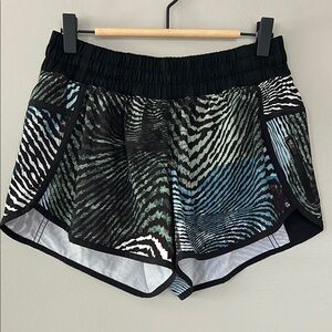 Lululemon Tracker Short III 2016 Seawheeze Secret Society Tofino Teal Size 8‎